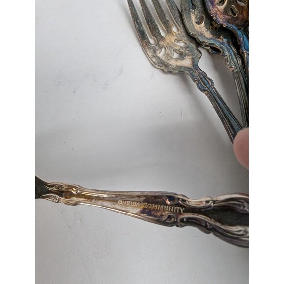 Oneida Community Silverplate "Beethoven"  Serving for 8 Set of 33 Set #2 - Picture 3 of 8